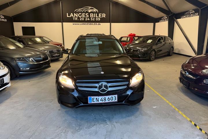 Sort Mercedes C220 d fra 2016