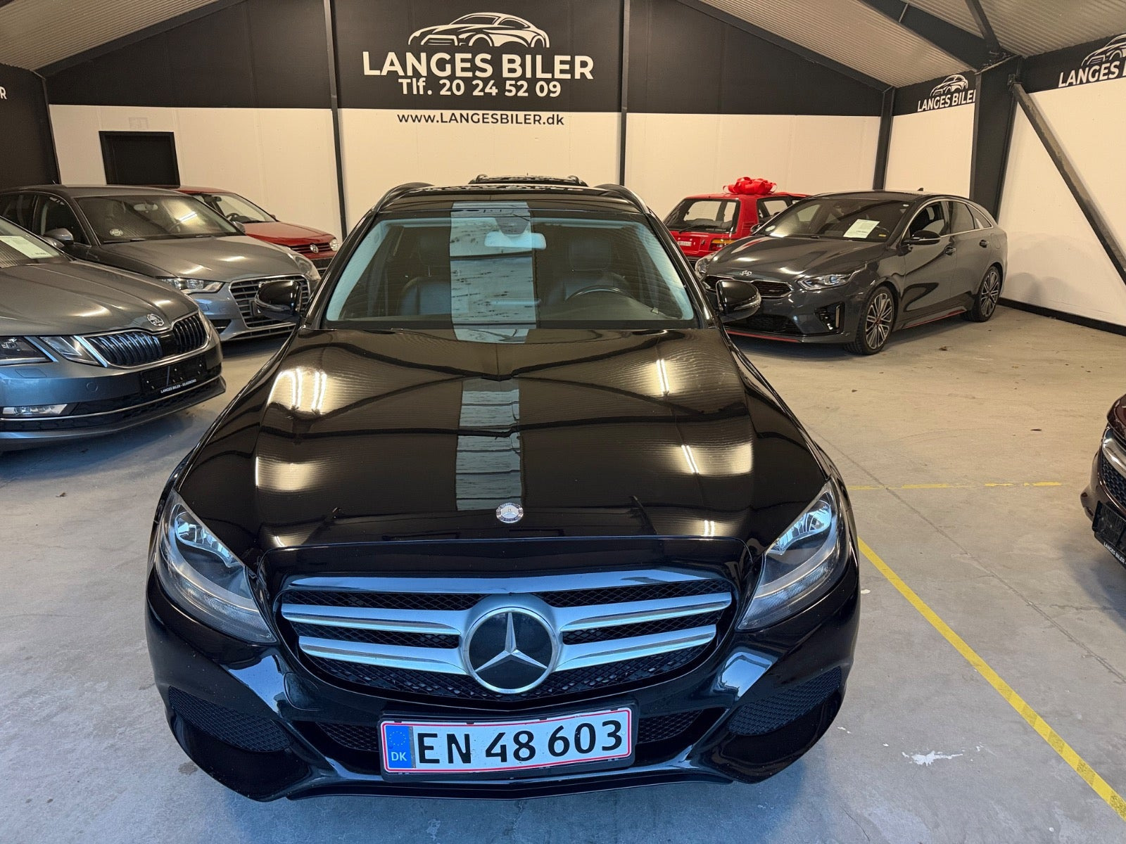 Sort Mercedes C220 d fra 2016