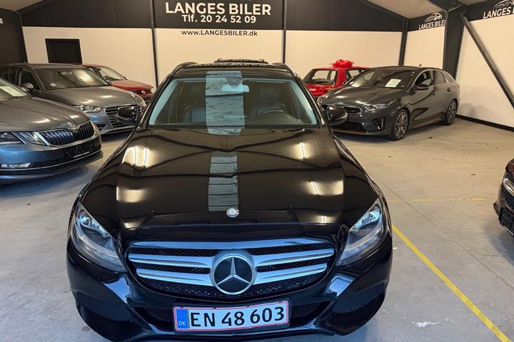 Sort Mercedes C220 d fra 2016