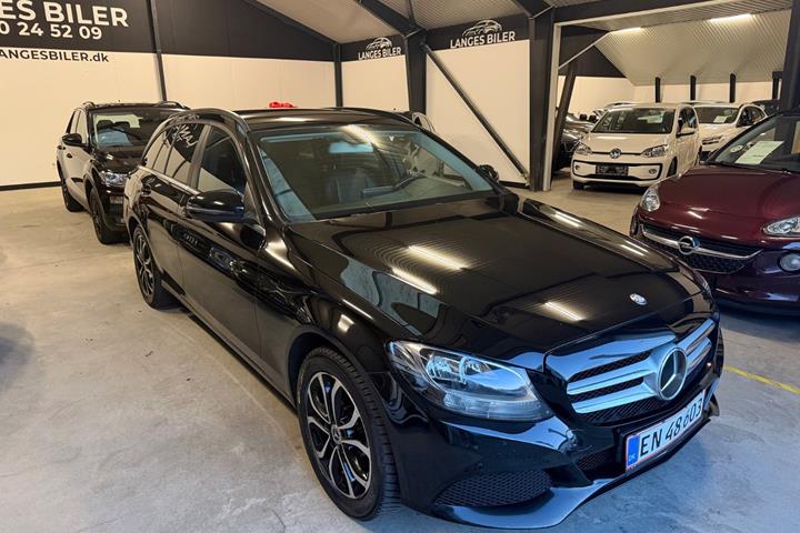 Sort Mercedes C220 d fra 2016