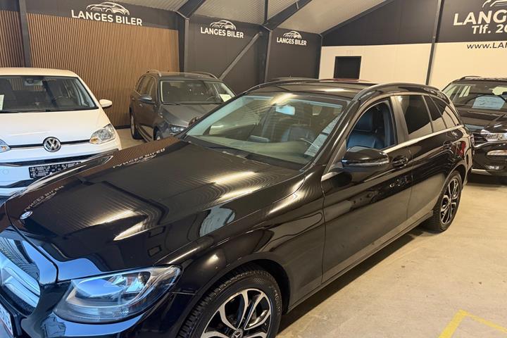 Sort Mercedes C220 d fra 2016