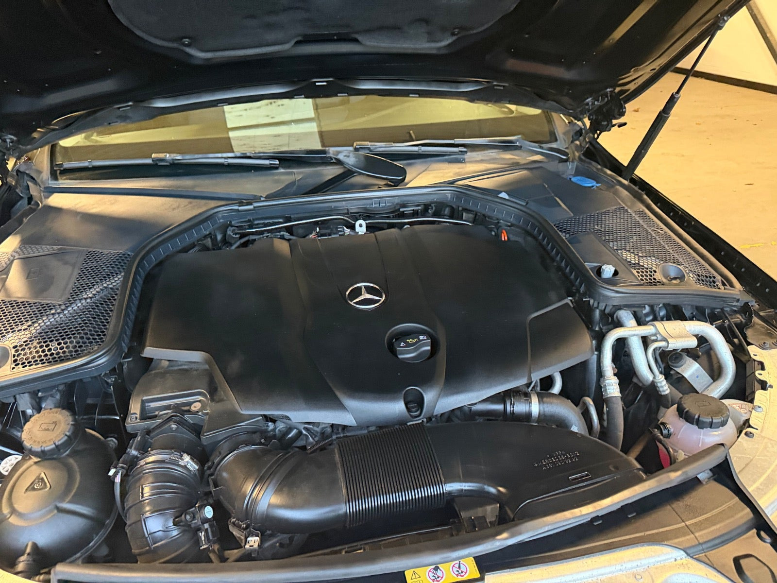 Sort Mercedes C220 d fra 2016