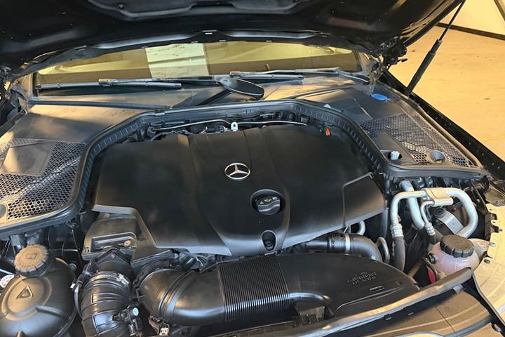 Sort Mercedes C220 d fra 2016