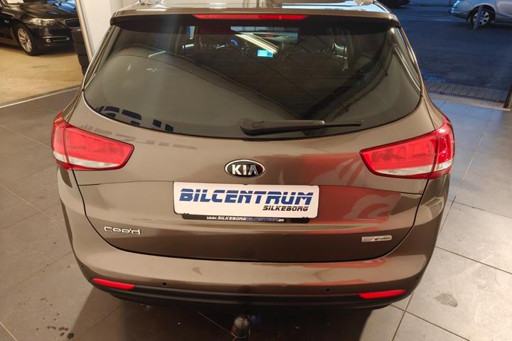 Brun Kia Ceed fra 2016