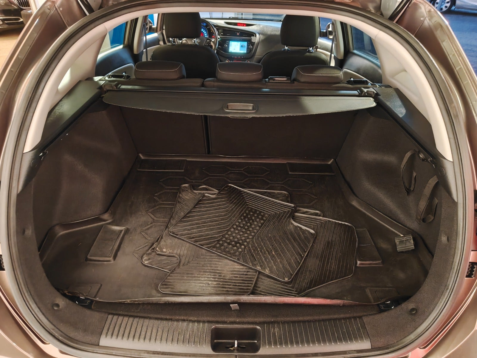 Brun Kia Ceed fra 2016