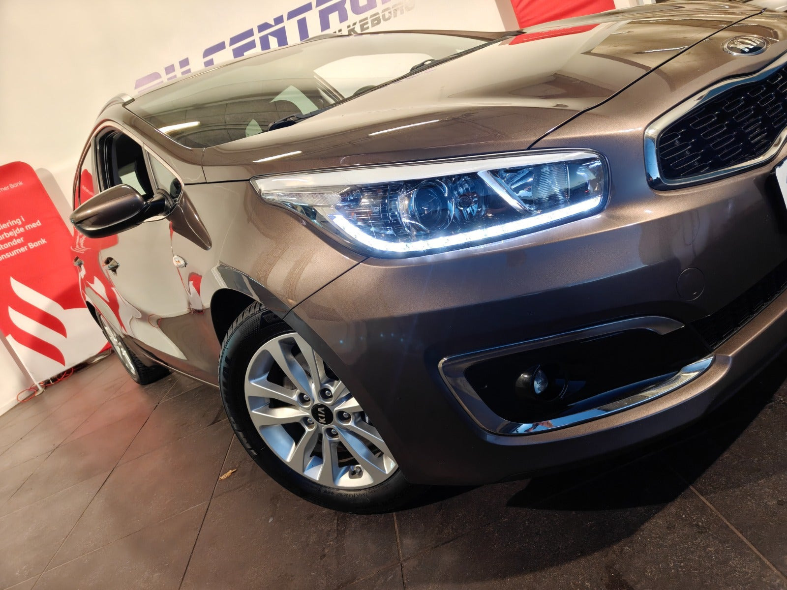 Brun Kia Ceed fra 2016