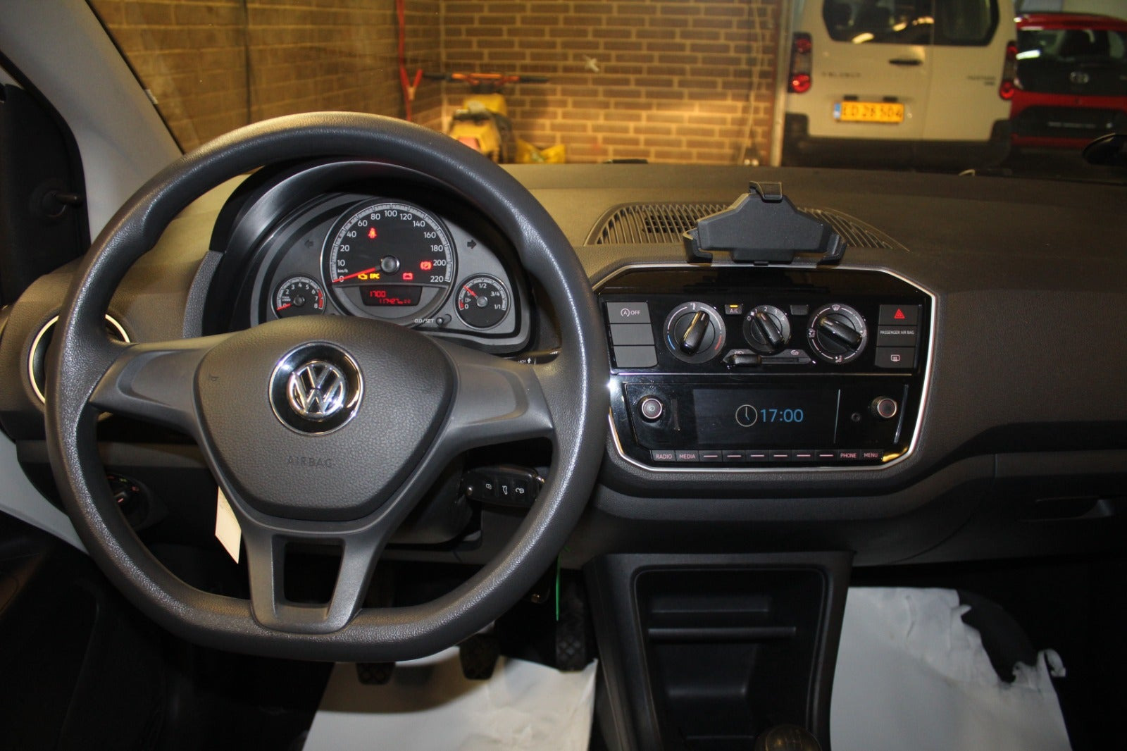 Hvid VW UP! fra 2018