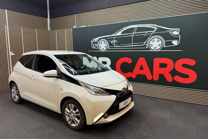 Hvid Toyota Aygo fra 2015