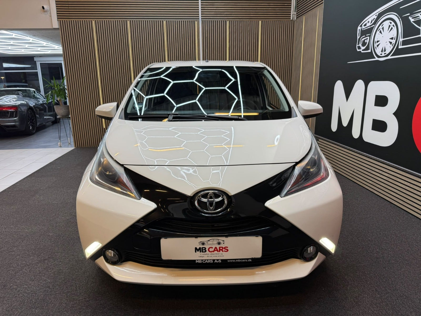 Hvid Toyota Aygo fra 2015