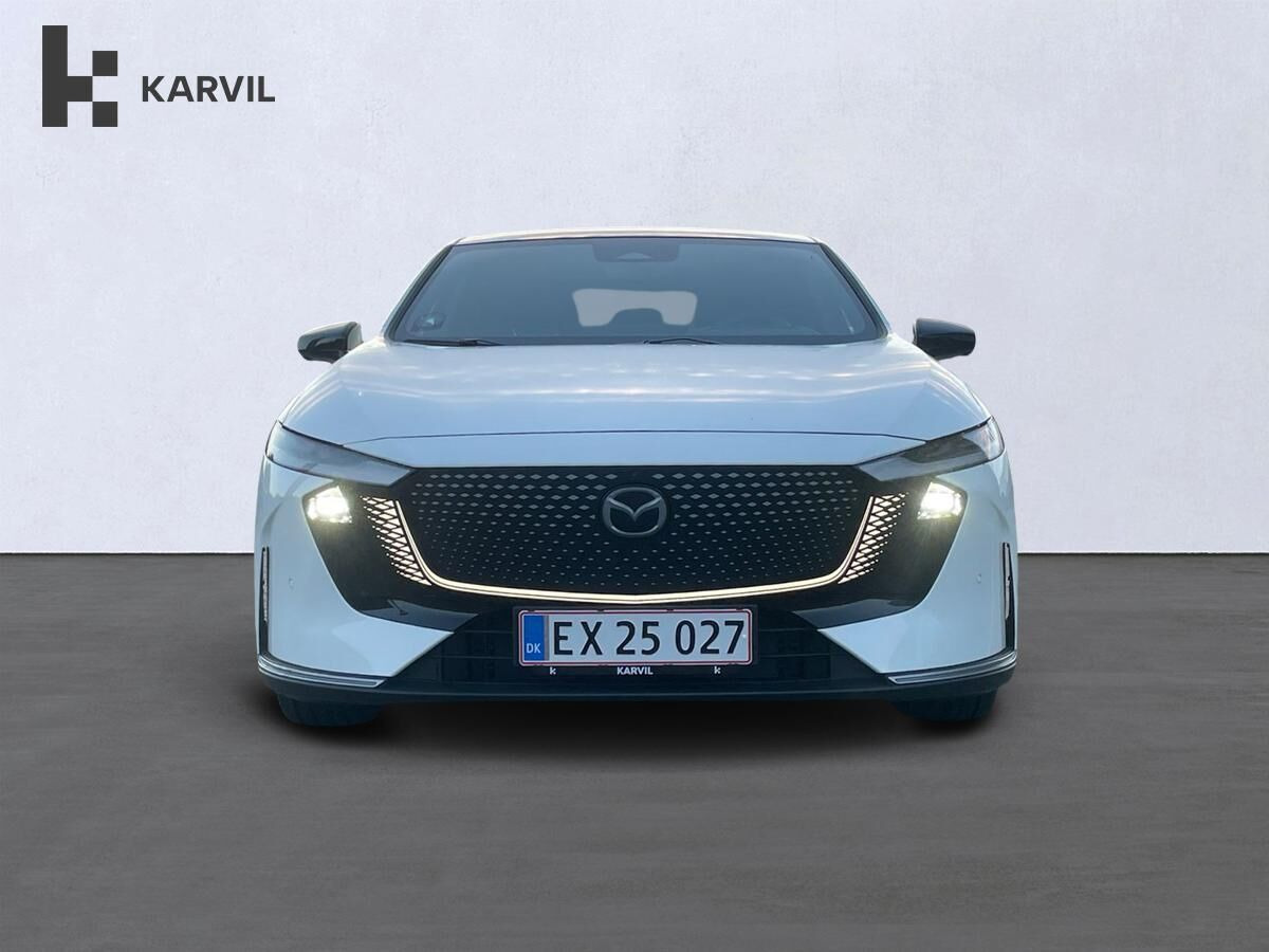 Hvid Mazda 6e fra 2026