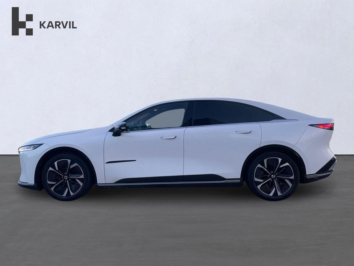 Hvid Mazda 6e fra 2026