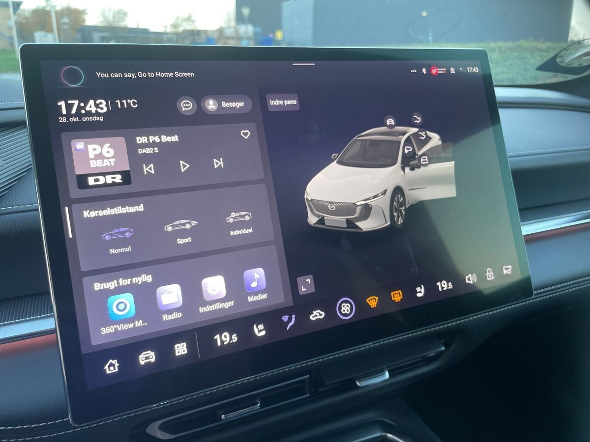 Hvid Mazda 6e fra 2026