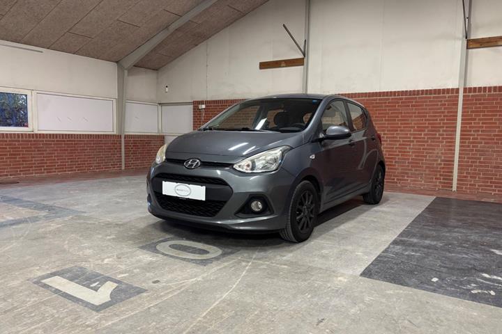 Grå Hyundai i10 fra 2014