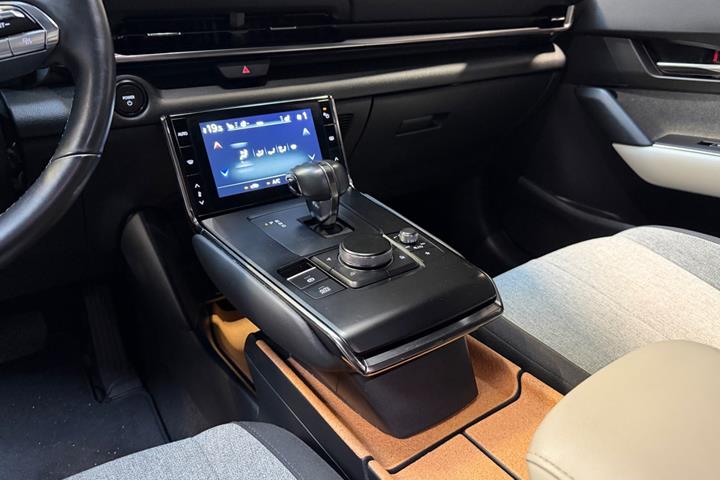 Hvid Mazda MX-30 fra 2022