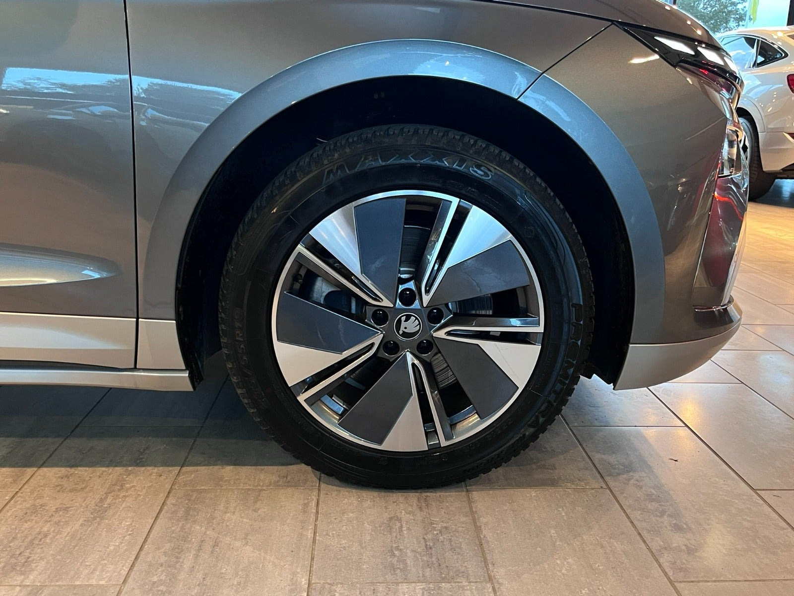 Grå Skoda Enyaq fra 2026