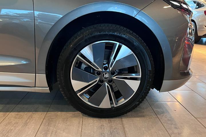 Grå Skoda Enyaq fra 2026