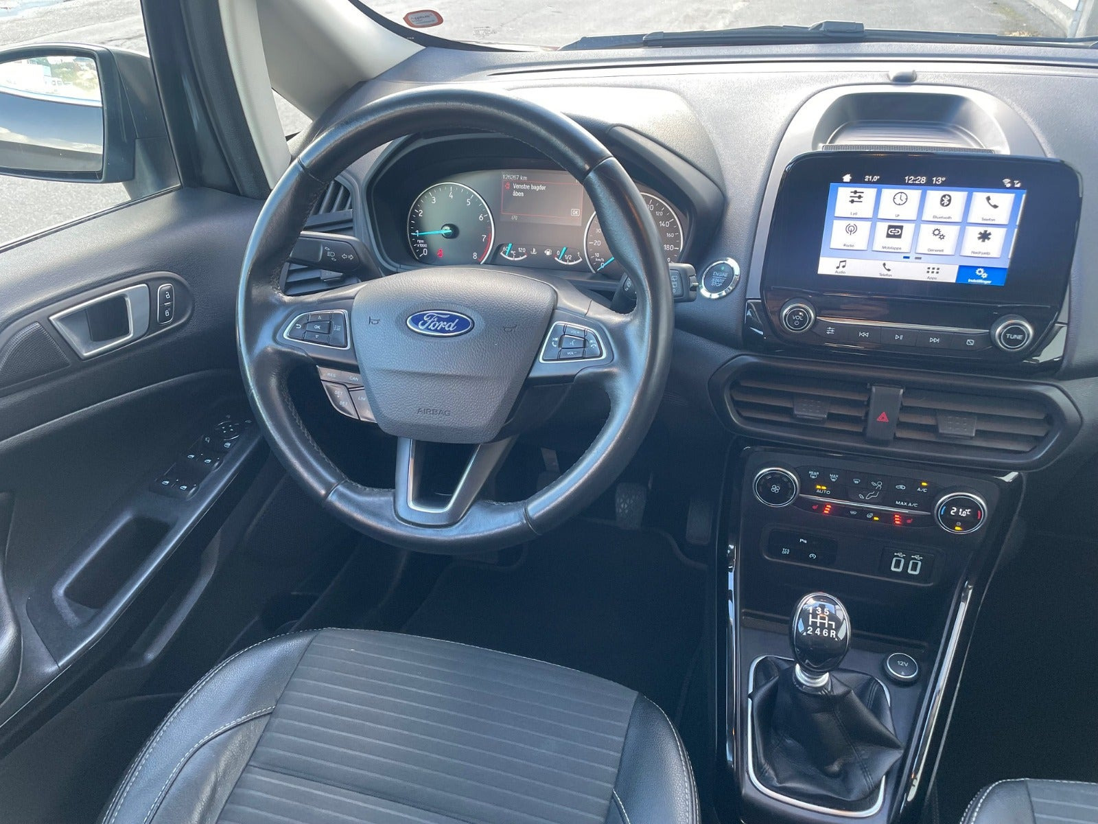 Grå Ford EcoSport fra 2018