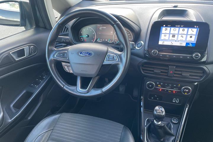 Grå Ford EcoSport fra 2018