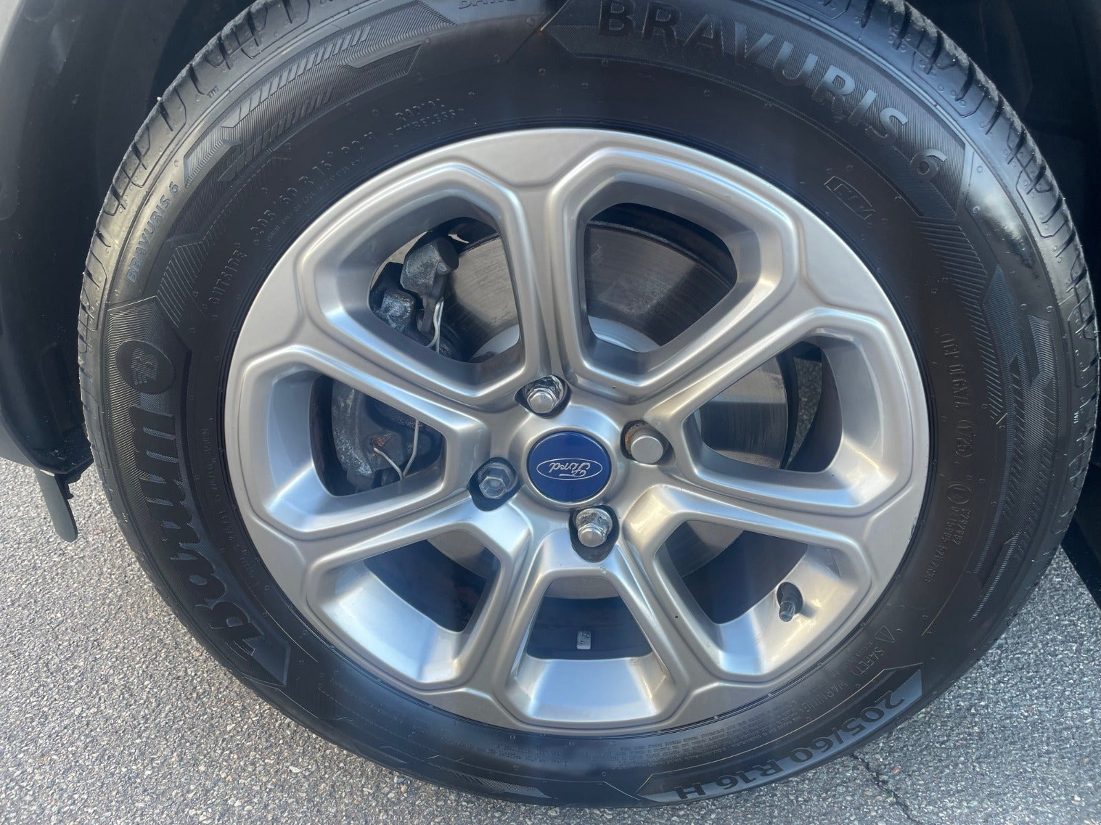 Grå Ford EcoSport fra 2018