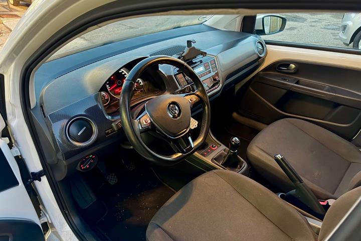 Hvid VW UP! fra 2017