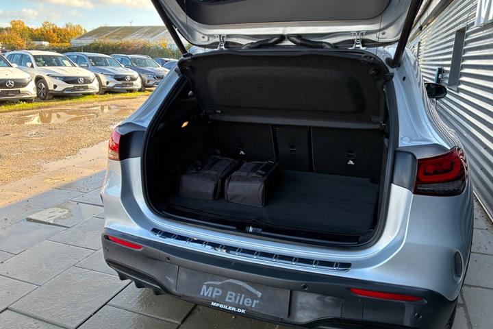 Sølv Mercedes EQA250+ fra 2023