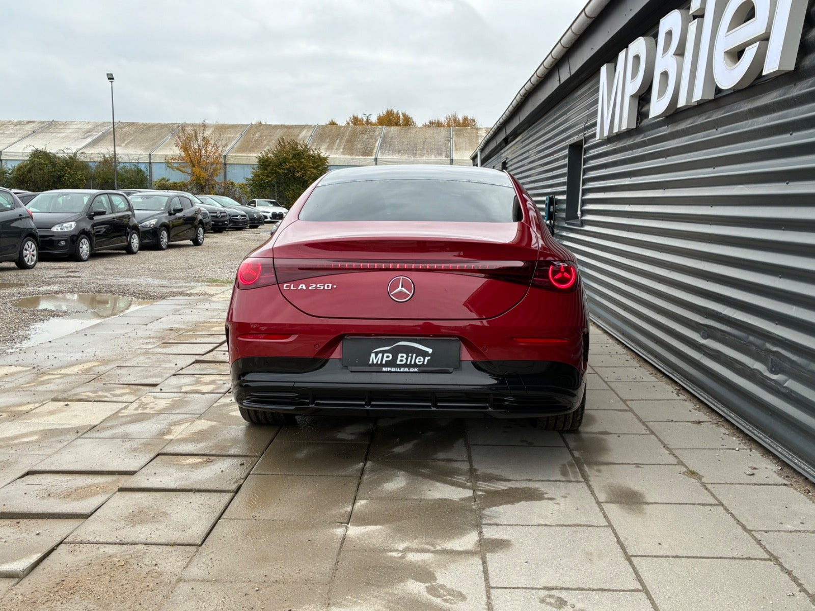 Rød Mercedes CLA250+ fra 2025