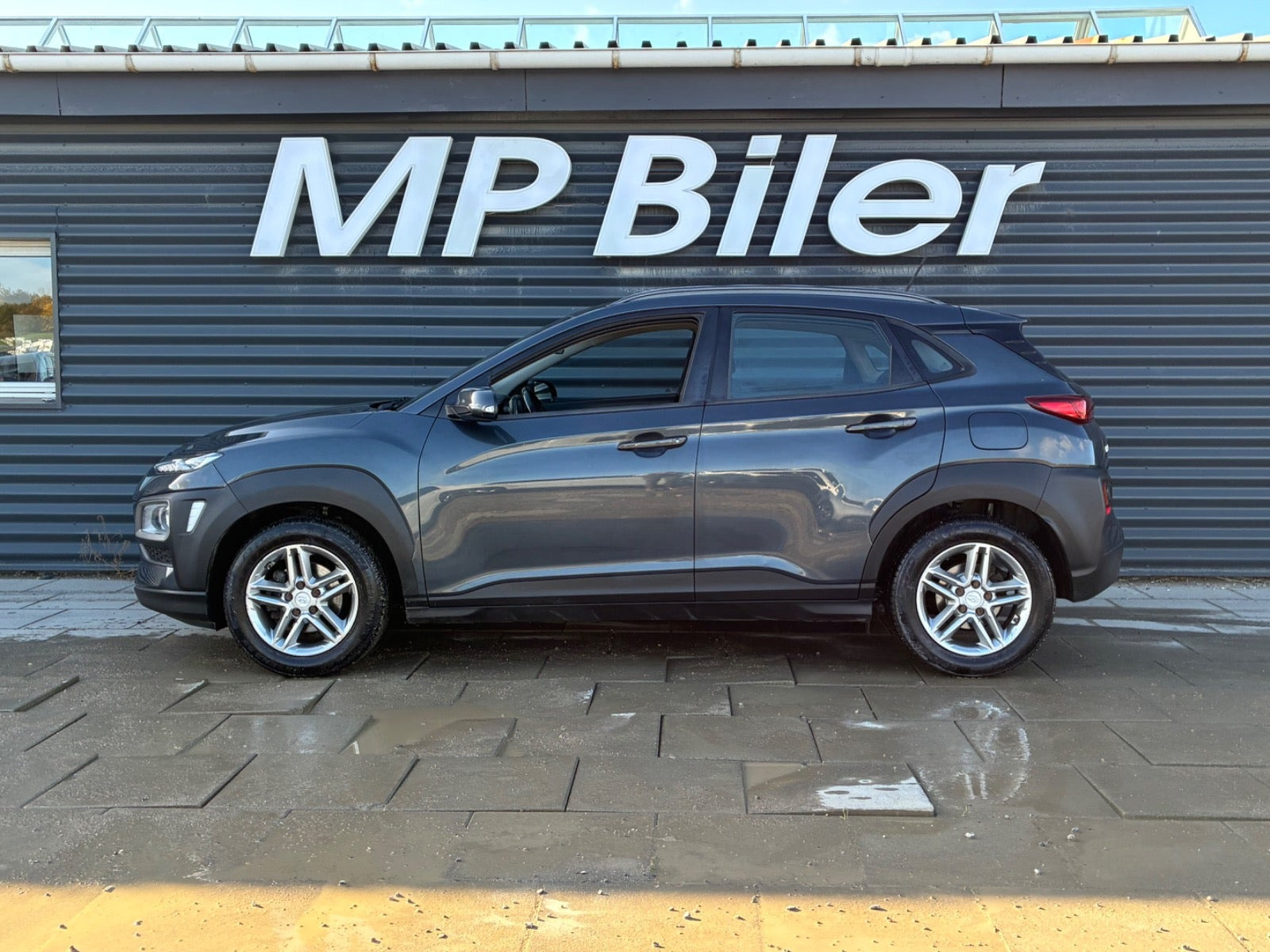 Grå Hyundai Kona fra 2018