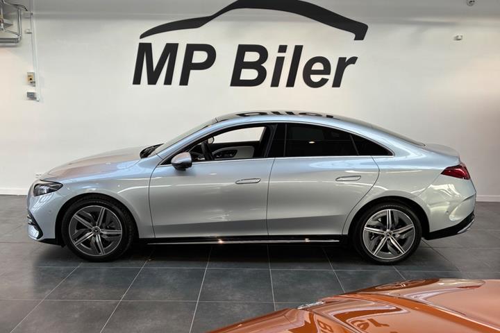 Sølv Mercedes CLA250+ fra 2025