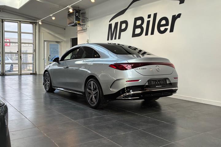 Sølv Mercedes CLA250+ fra 2025