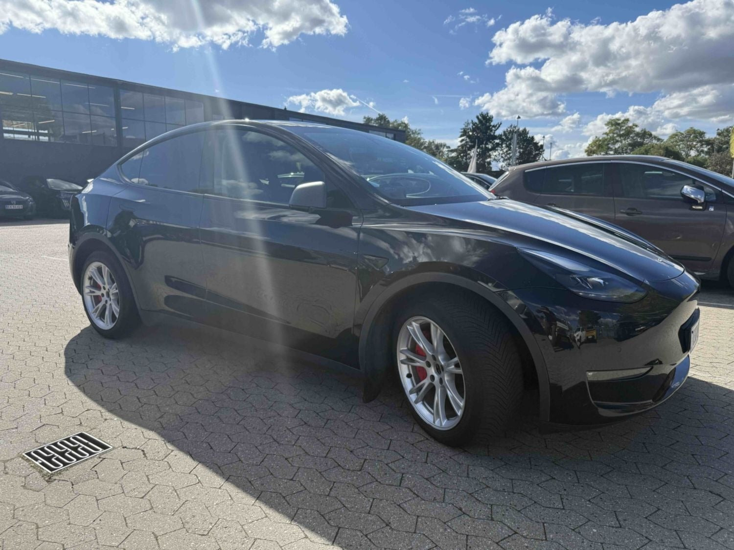 Tesla Model Y Long Range AWD