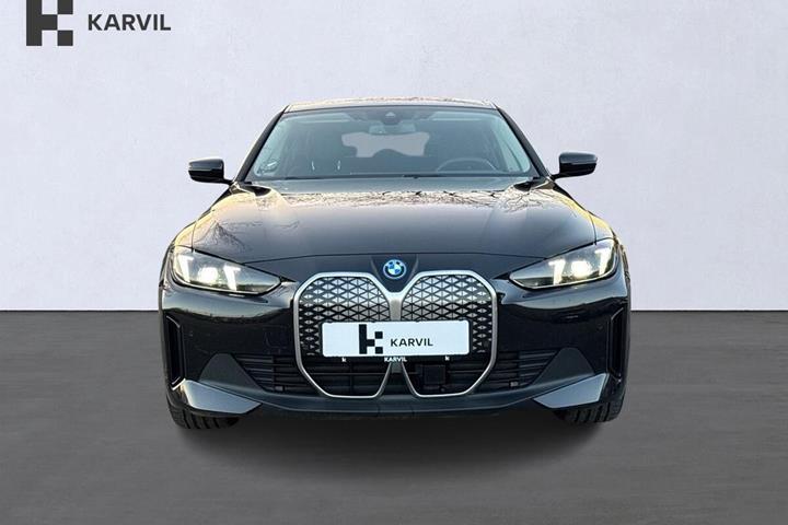 Beige BMW i4 fra 2025