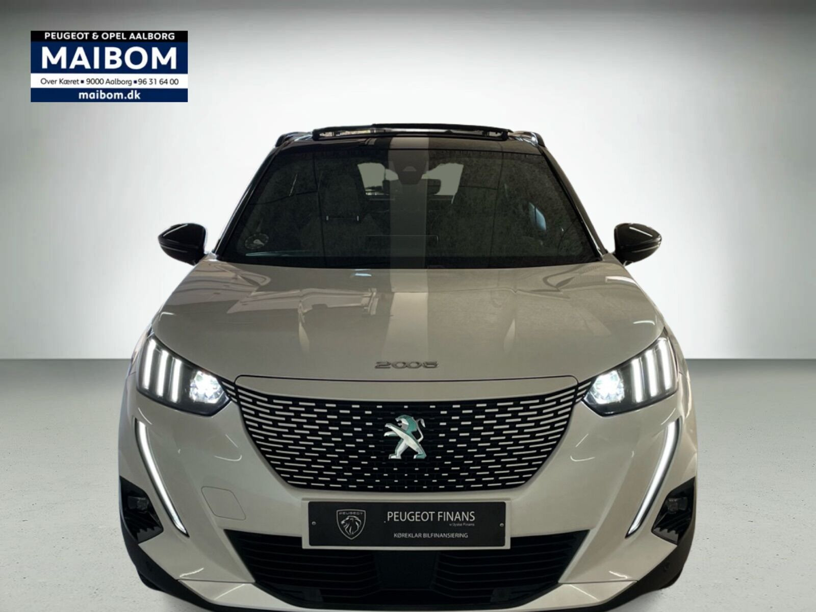 Hvid Peugeot e-2008 fra 2021
