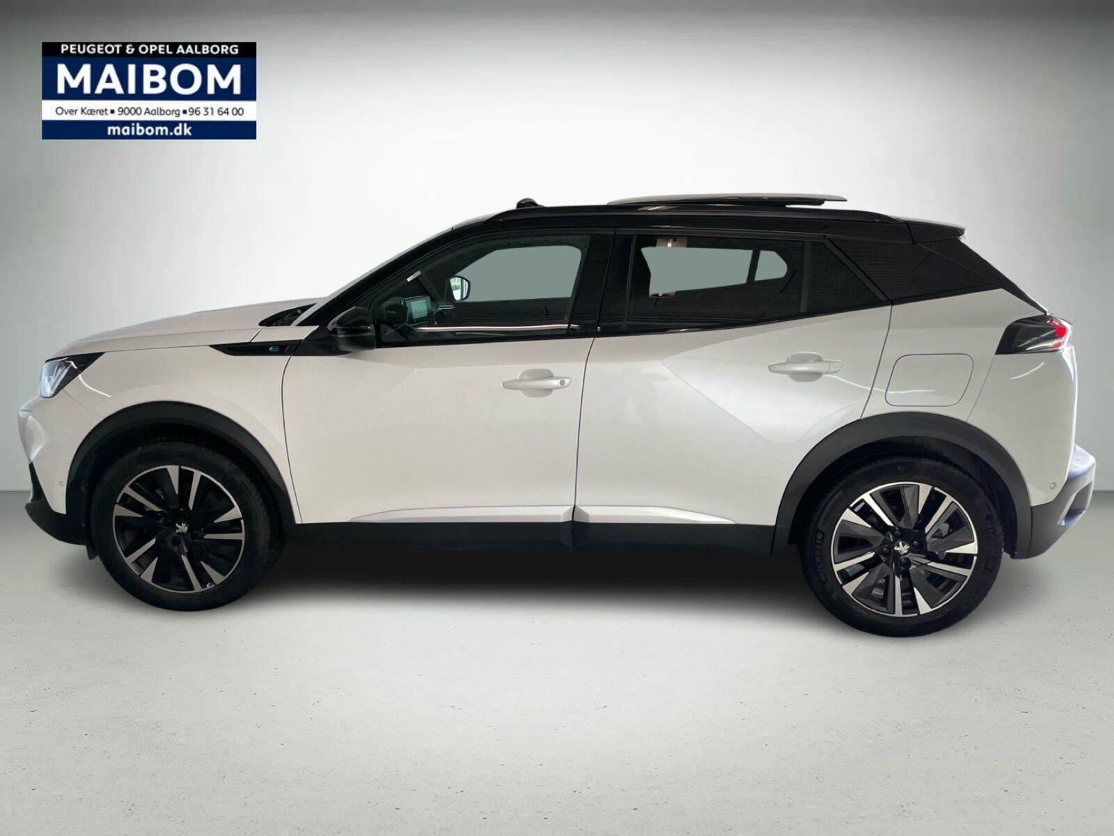 Hvid Peugeot e-2008 fra 2021