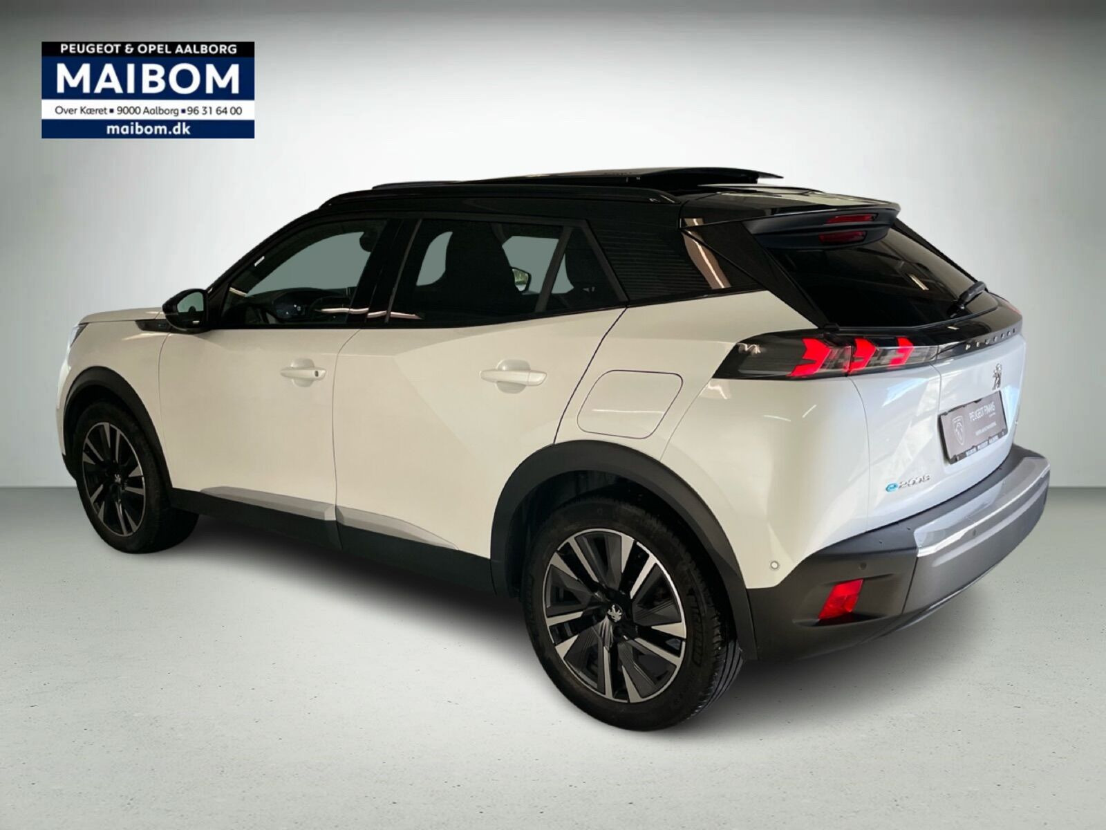 Hvid Peugeot e-2008 fra 2021