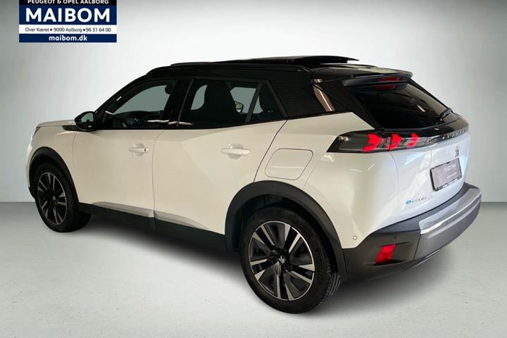 Hvid Peugeot e-2008 fra 2021