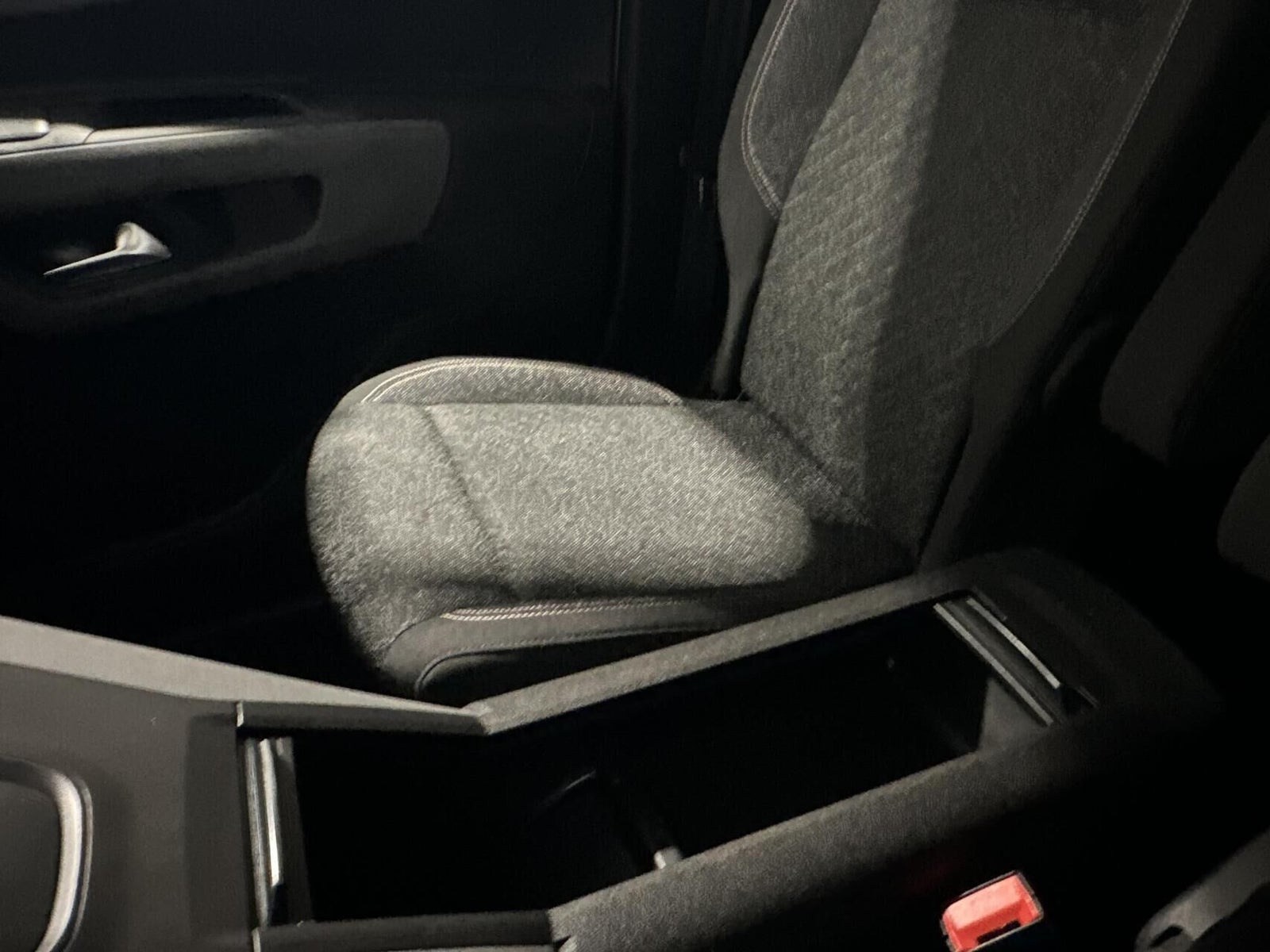 Grå Peugeot e-Rifter fra 2025