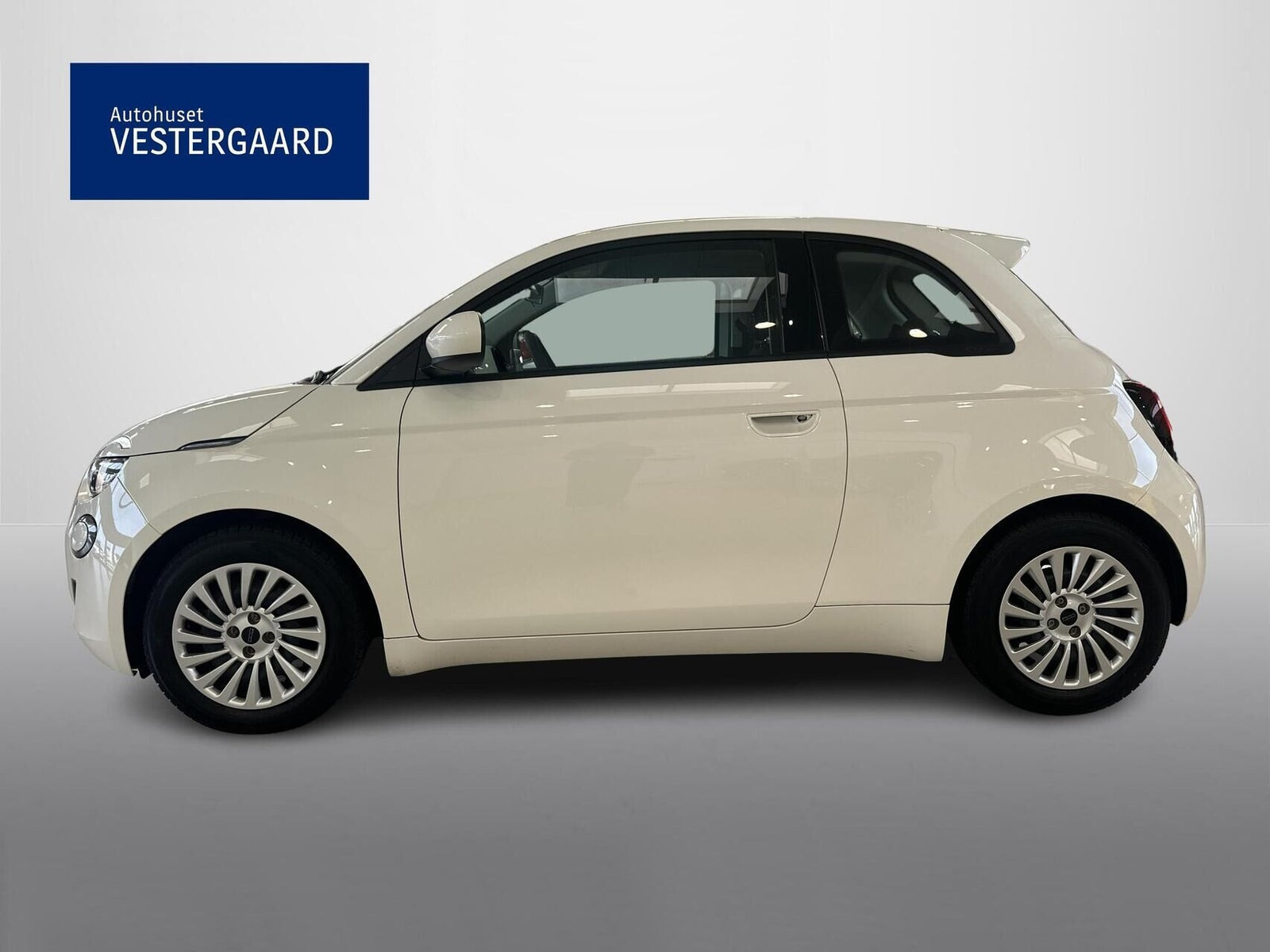 Hvid Fiat 500e fra 2023