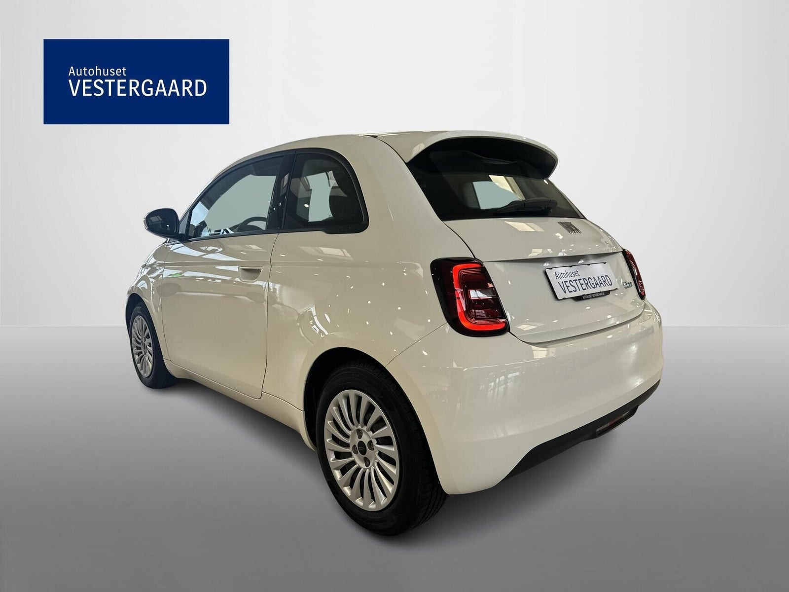 Hvid Fiat 500e fra 2023