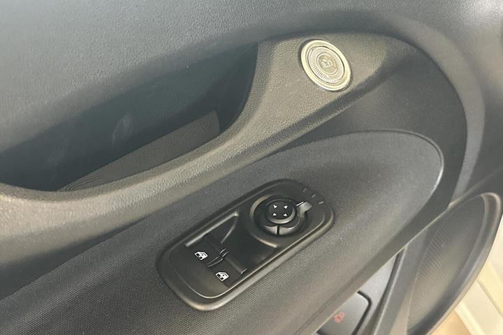 Hvid Fiat 500e fra 2023