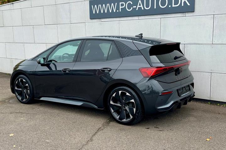 Grå Cupra Born fra 2023