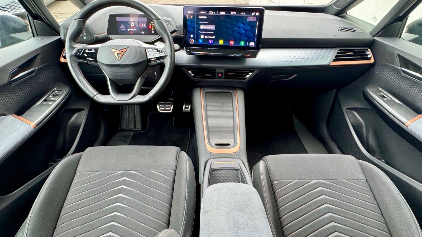Grå Cupra Born fra 2023