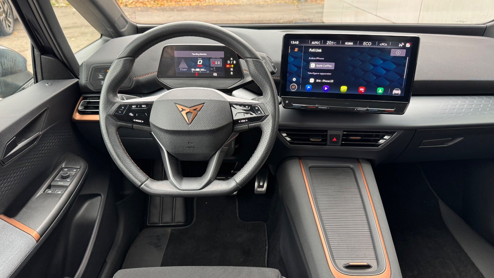 Grå Cupra Born fra 2023