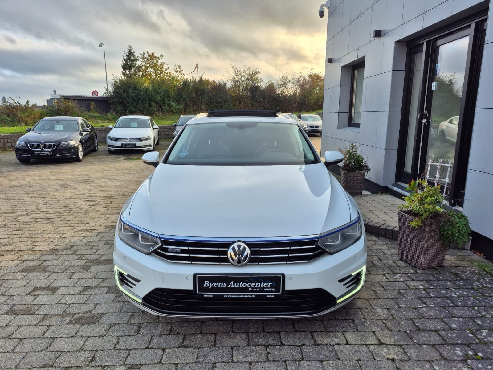 Hvid VW Passat fra 2016