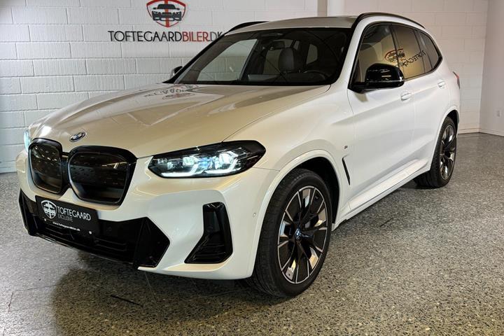 Hvid BMW iX3 fra 2023