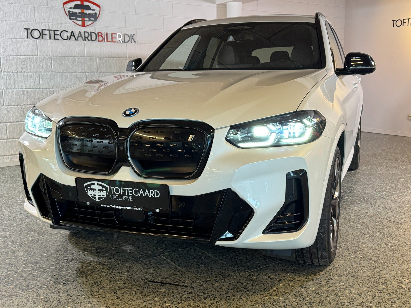 Hvid BMW iX3 fra 2023