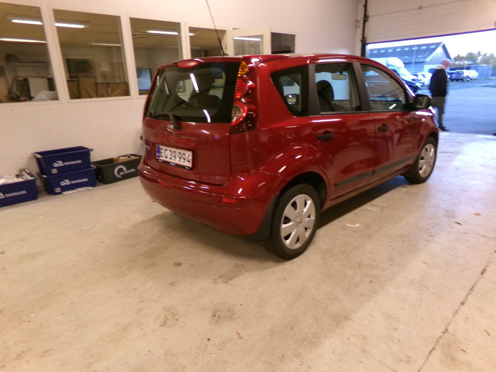 Rød Nissan Note fra 2011