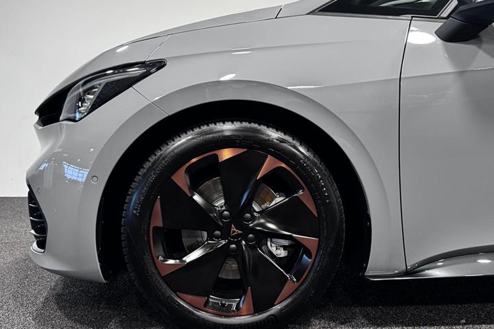 Grå Cupra Born fra 2025