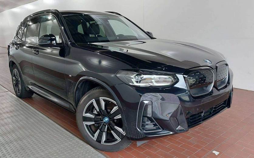 BMW iX3 Charged M-Sport