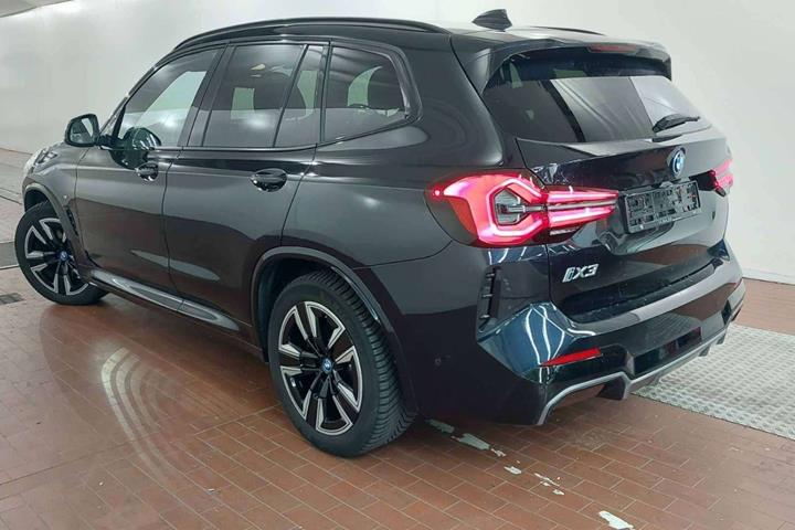 Blå BMW iX3 fra 2024