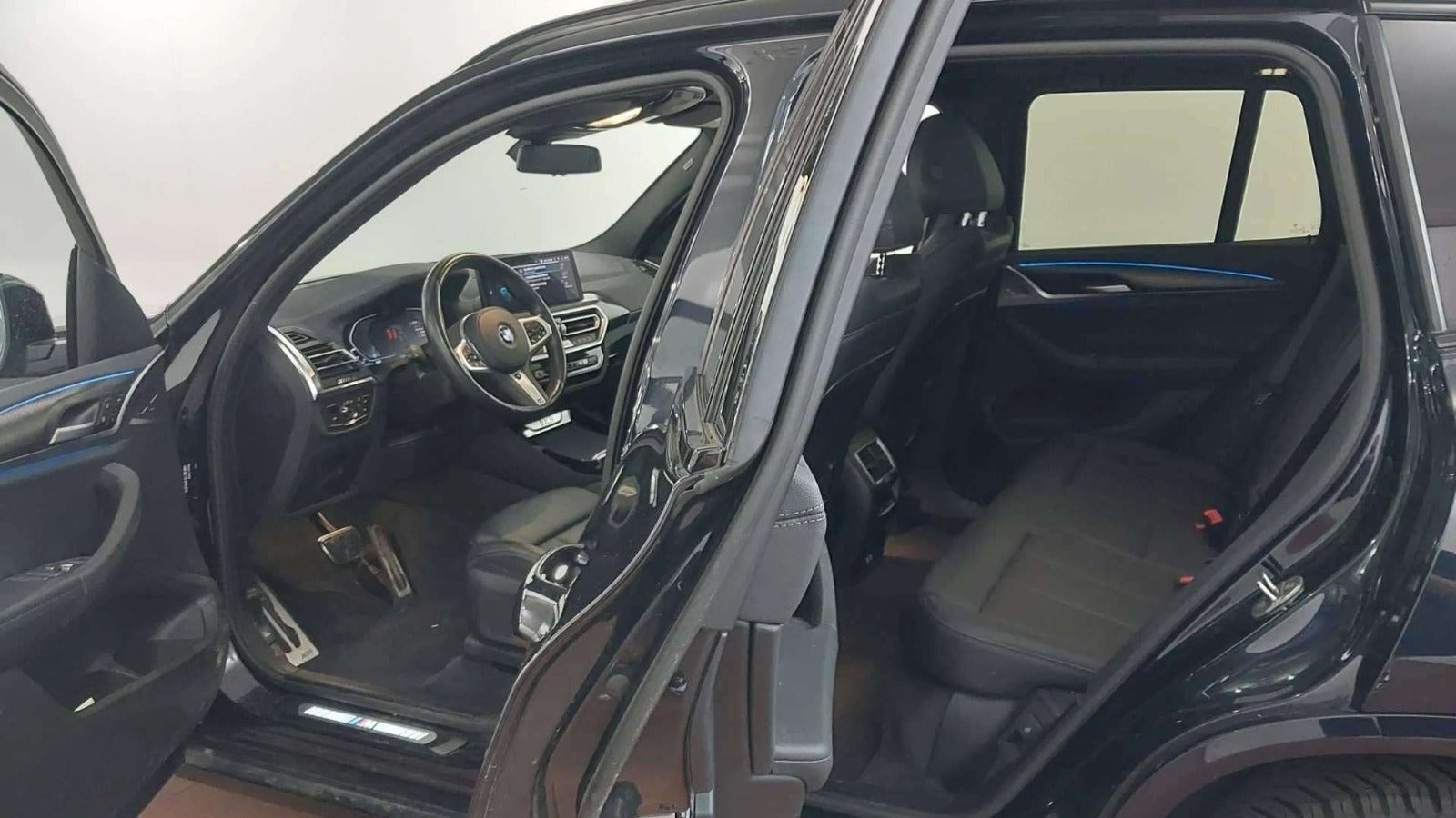 Blå BMW iX3 fra 2024